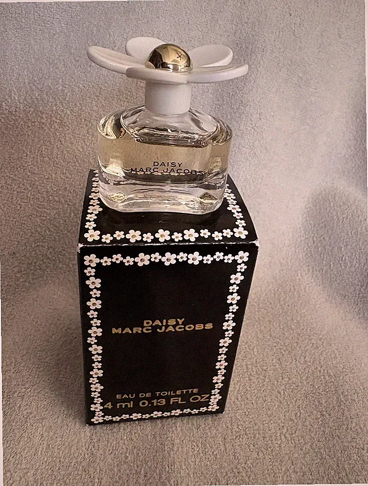 Daisy by Marc Jacobs 0.13 oz EDT Perfume Dabber for Women New In Box!!