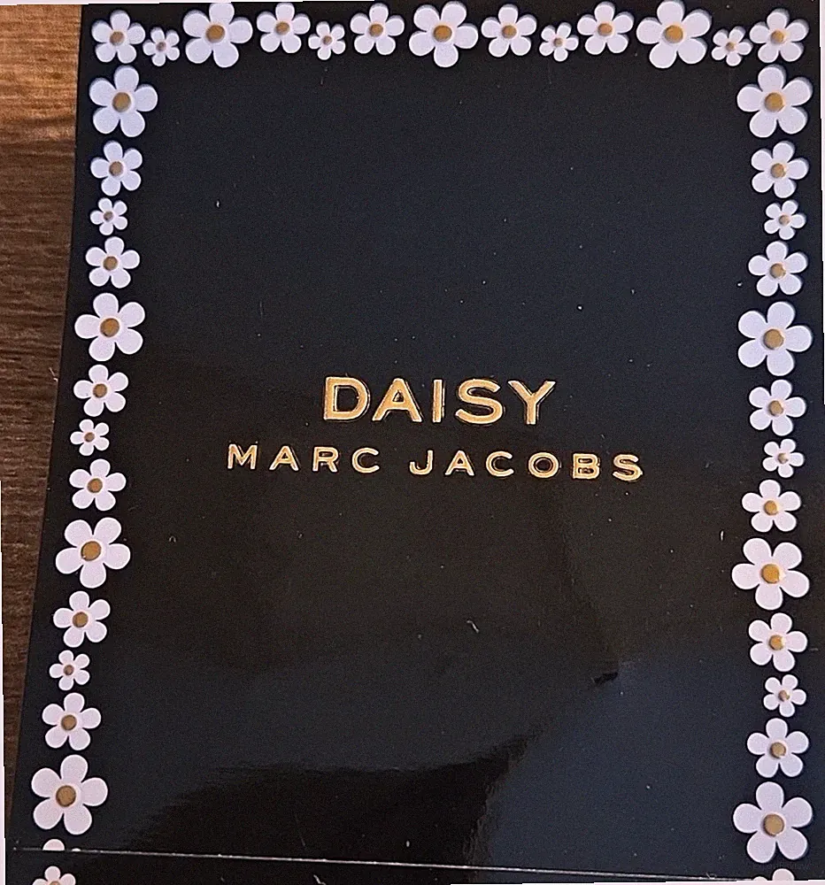 Marc Jacobs Daisy Perfume Miniature 3ml & Daisy Hair Pins Set
