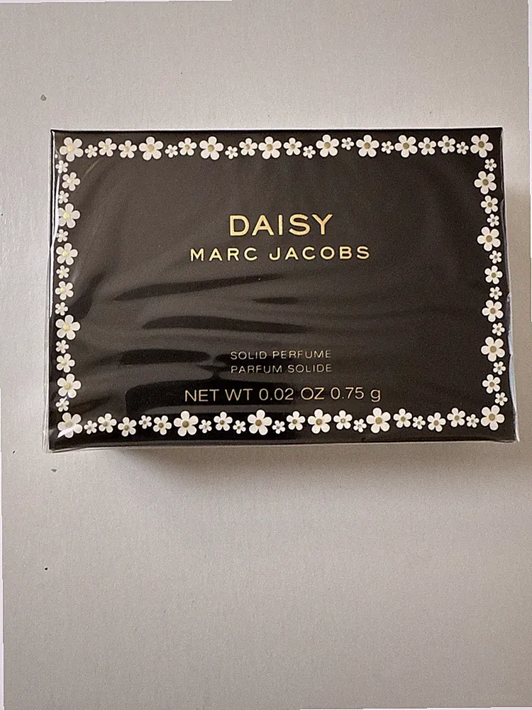 Marc Jacobs Daisy Solid Perfume Necklace with Case 0.2 oz NIB Sealed