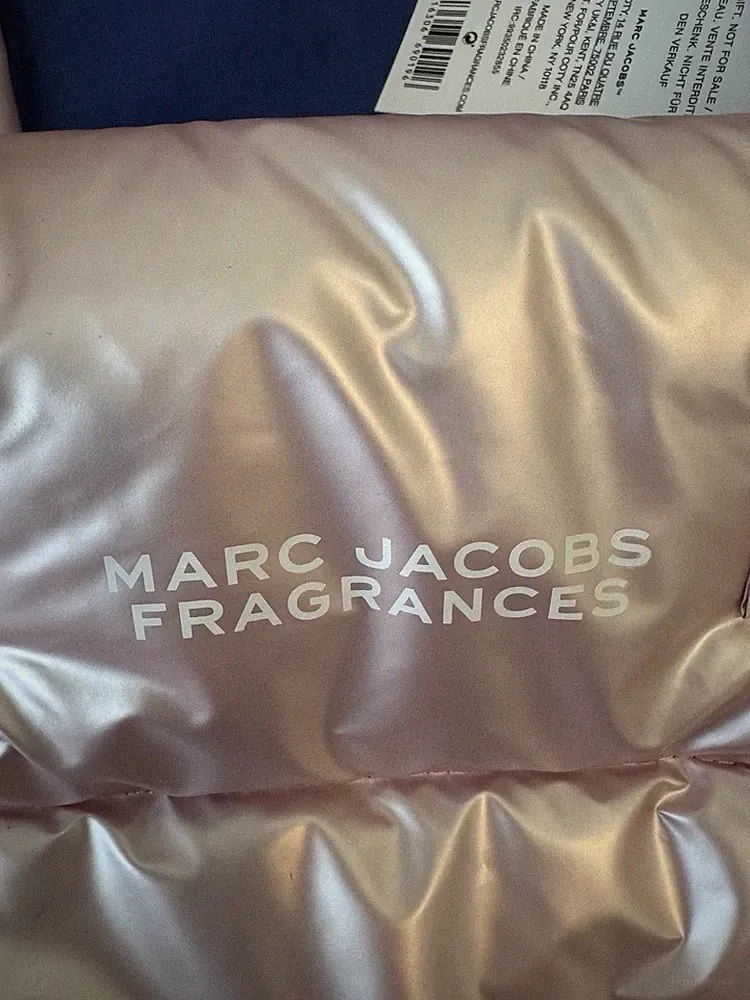 ￼ Mark Jacobs Fragrance Puffy Bag New Came Free With Purchase New